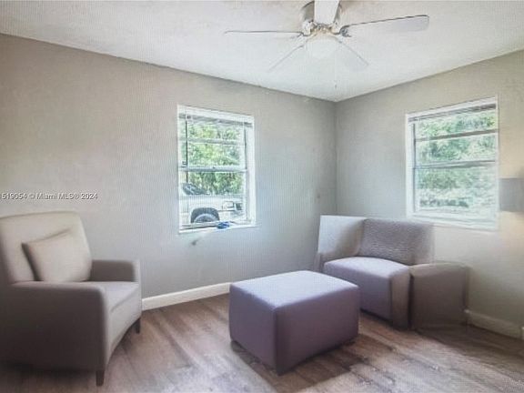 5th image of 550 NE 45th Ct
