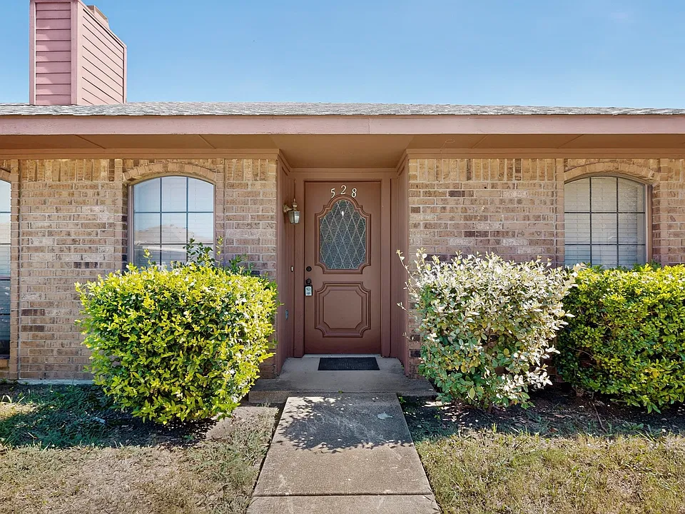 528 Post Oak Ln
