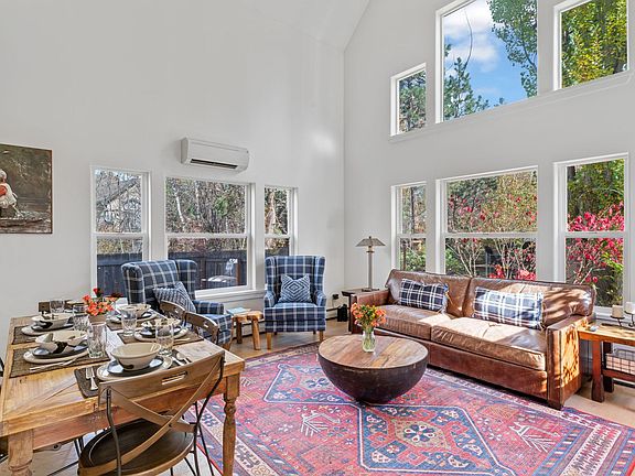 High Ceilings with Lots of Natural Lighting!
