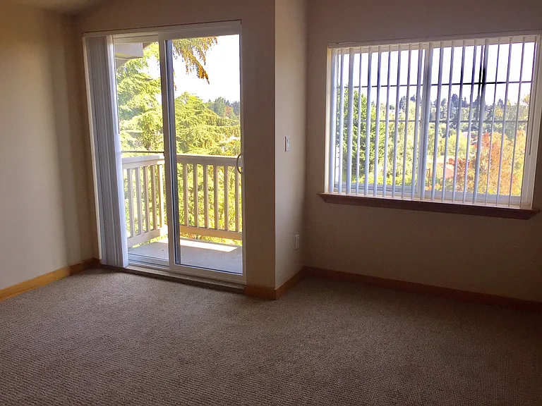 6531 35th Ave NE #B — Photo 9