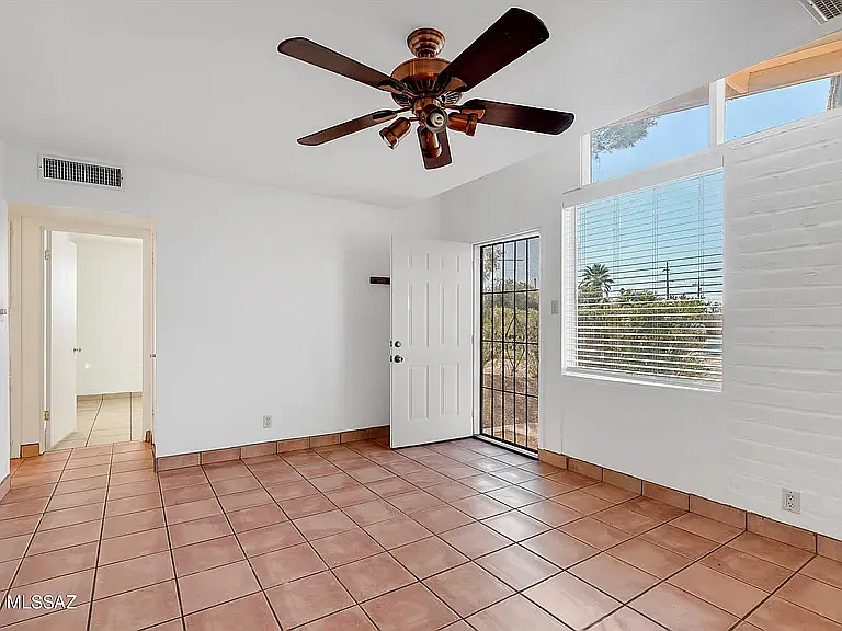7931 E Malvern Pl — Photo 1