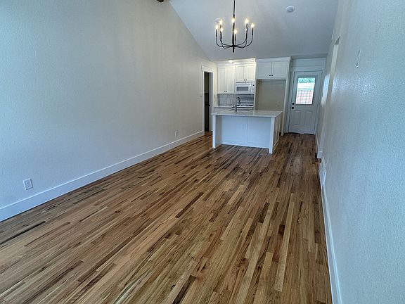 4th image of 2510 Bliss St
