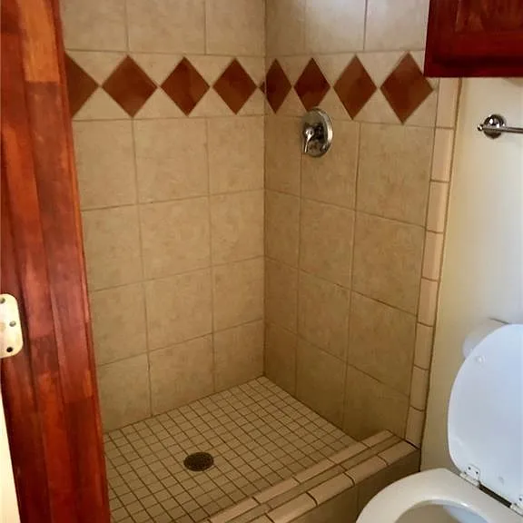 2000 Circle Dr #6 — Photo 8