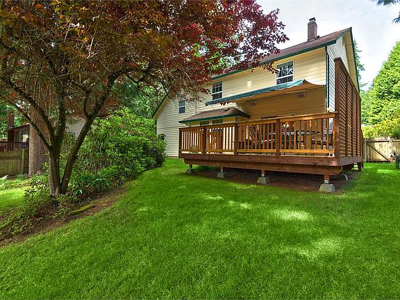 5th image of 1175 NW Huckle Dr