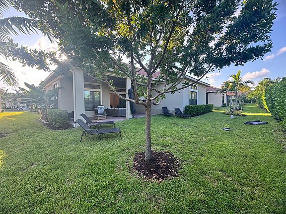 5th image of 9296 Porto Way