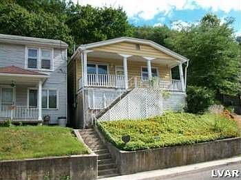 2nd image of 433 Peacock St