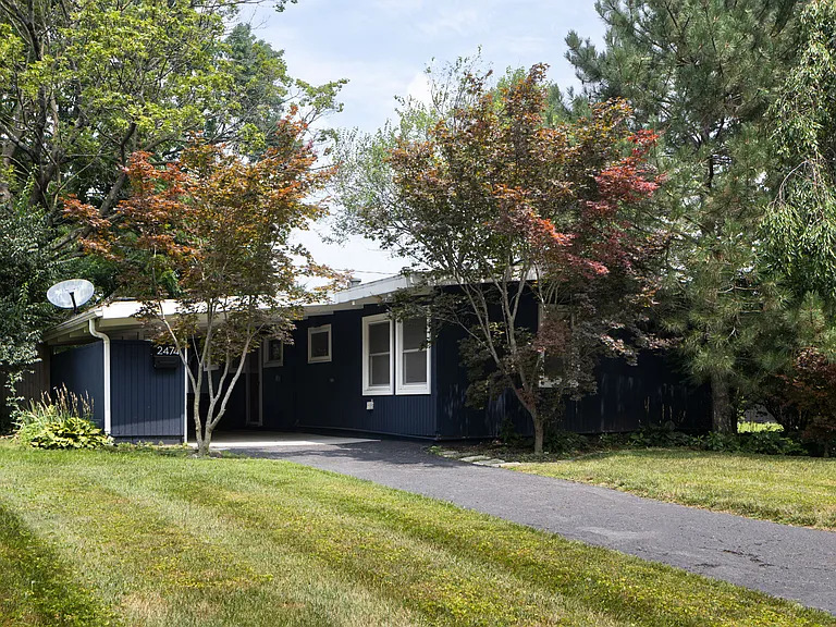 2474 Bristol Rd — Photo 1