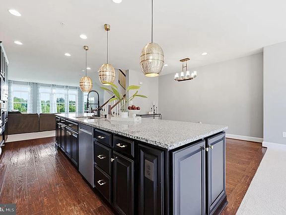 5th image of 9140 Kenway Ln