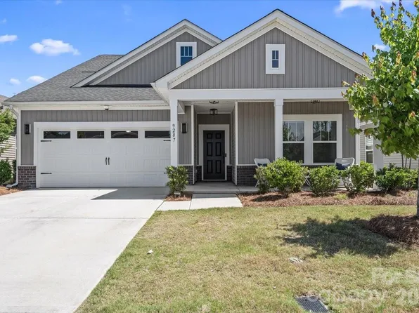 9287 Dunwich Dr, Gastonia, NC 28056