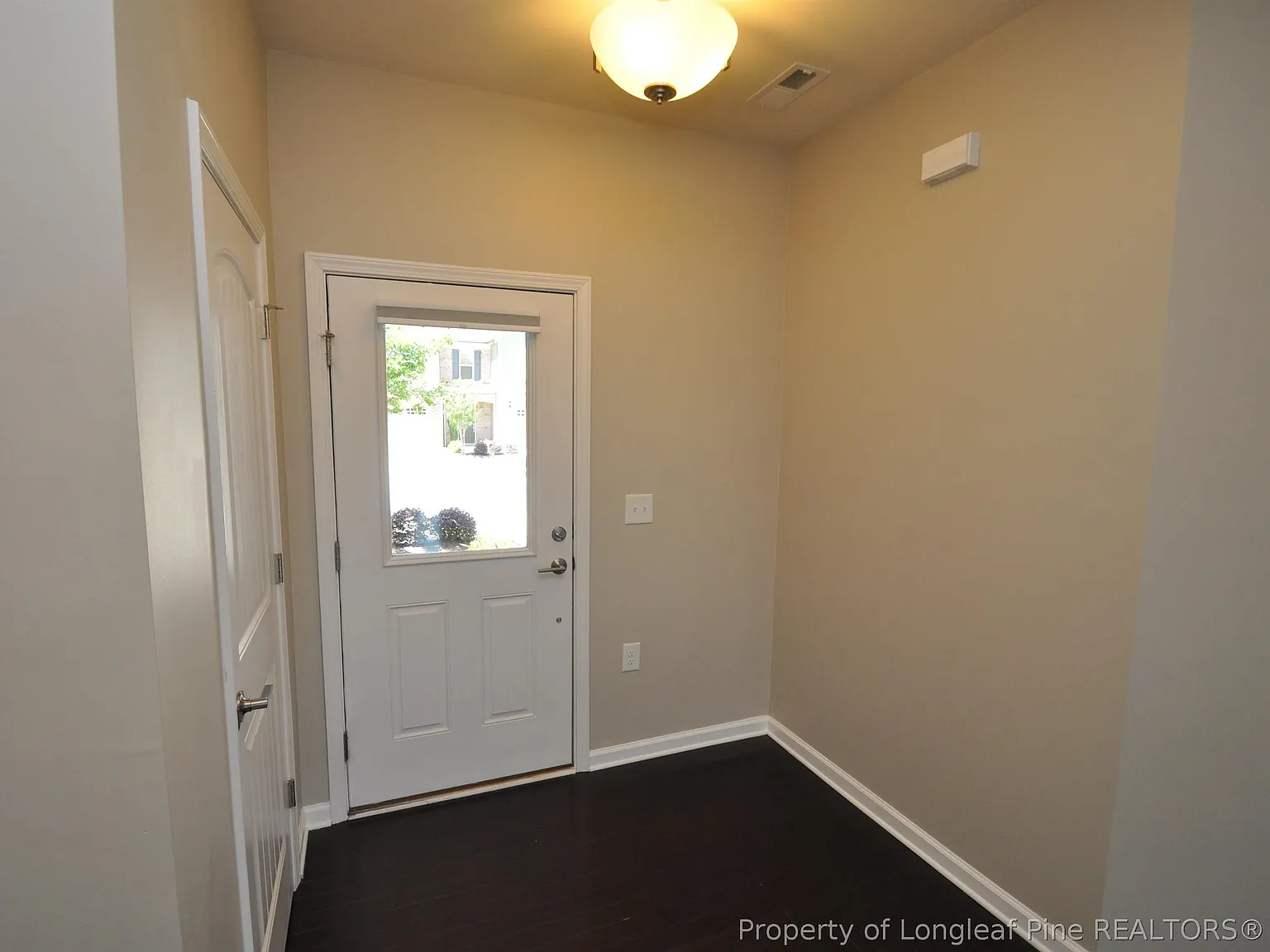 3 bed, 2.5 bath, $1,895 — Photo 4