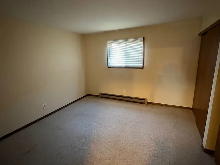 604 Saint Louis Ave — Photo 4
