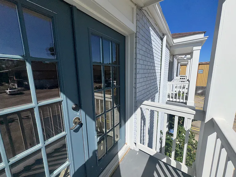 1215 Truxton St #201 — Photo 9