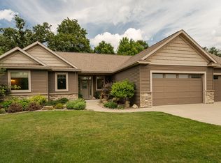 4089 Stone Point Dr NE, Rochester, MN 55906