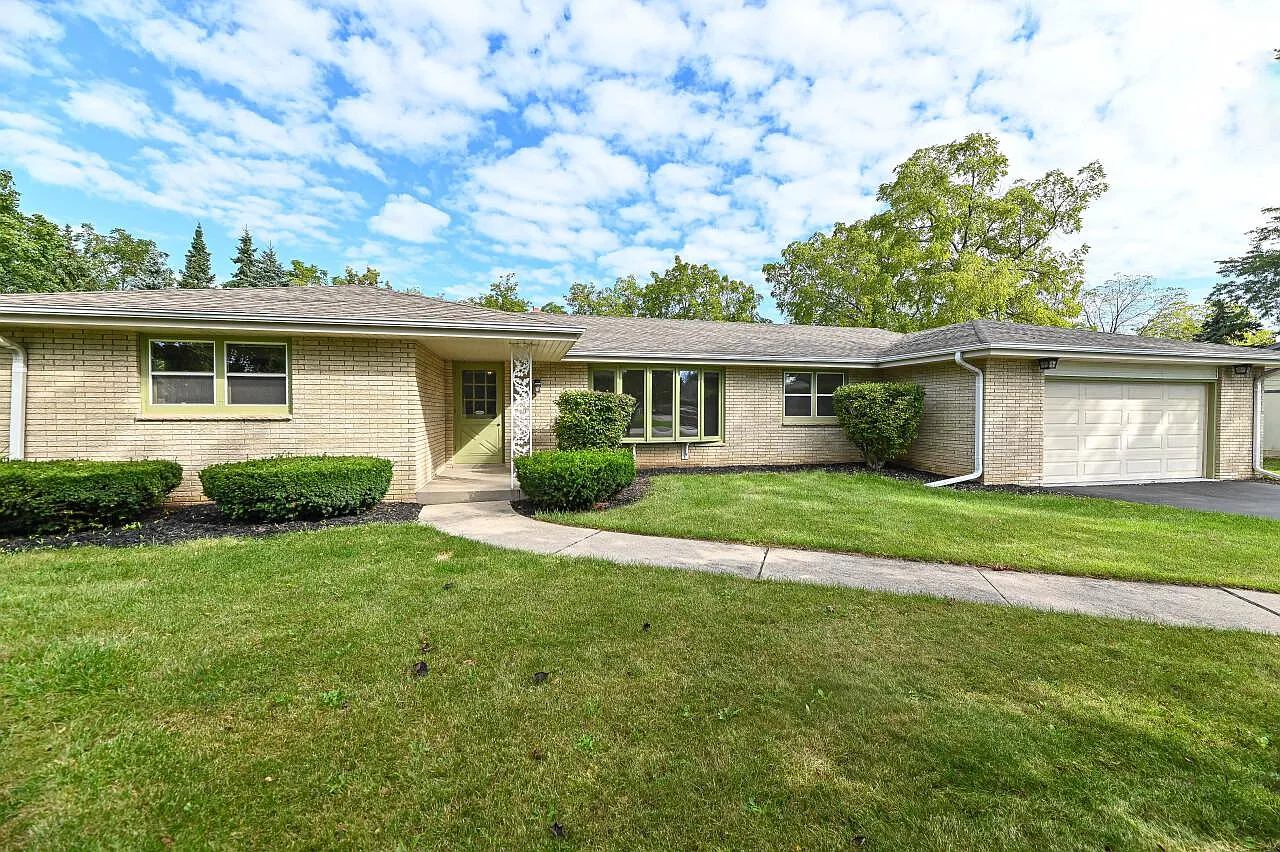 5630 Sandy LANE photo 1