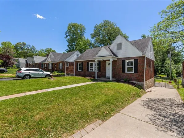 8908 Apache Ln, Saint Louis, MO 63114