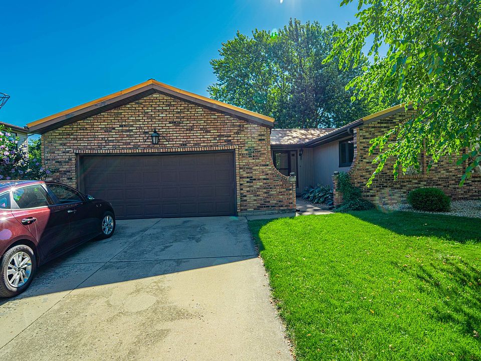 1st image of 720 Bunker Hill Dr