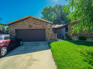 720 Bunker Hill Dr, Bourbonnais, IL