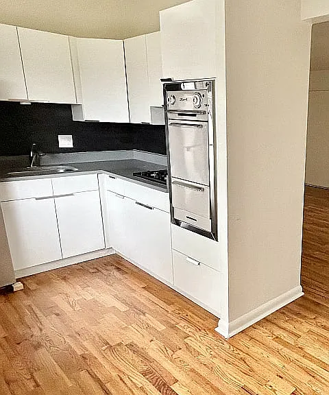 Catalina Apartments — Photo 36
