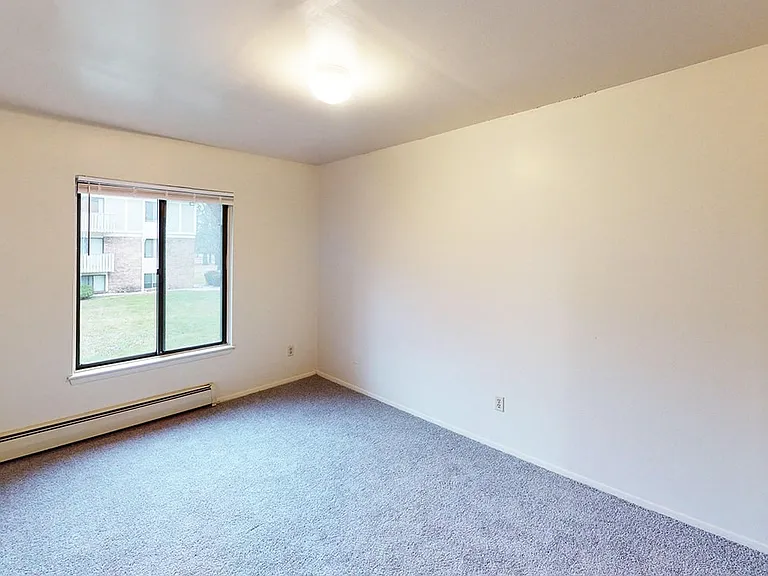 Glen Oaks Apartments — Photo 36
