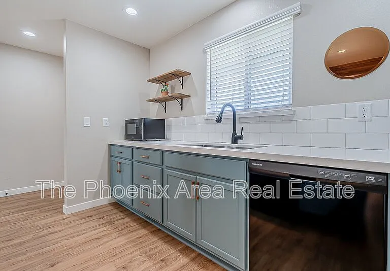 1102 N 72nd Pl — Photo 14