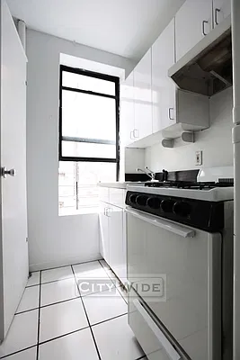 Rented by City Wide Apartments | media 6