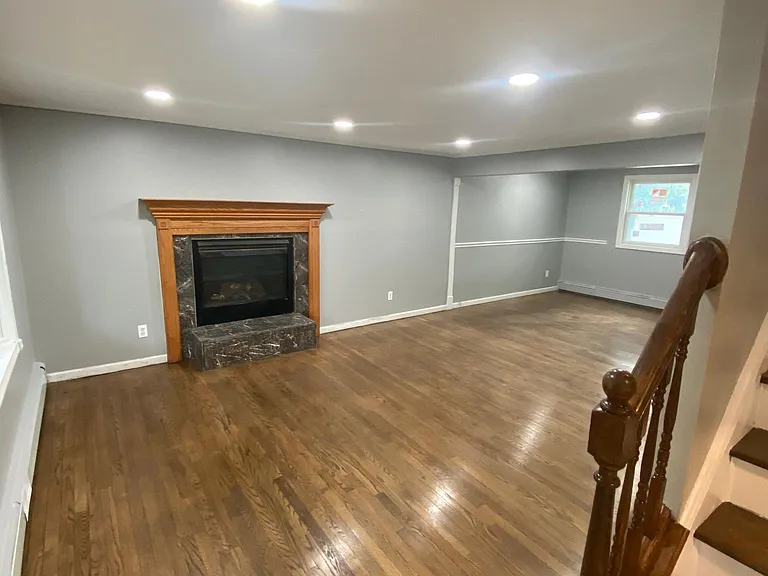 25 Newport Ave — Photo 3