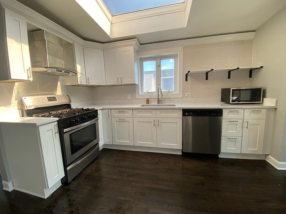 1st image of 2634 N California Ave APT 2