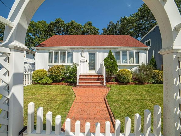 Lindenhurst Real Estate - Lindenhurst NY Homes For Sale | Zillow