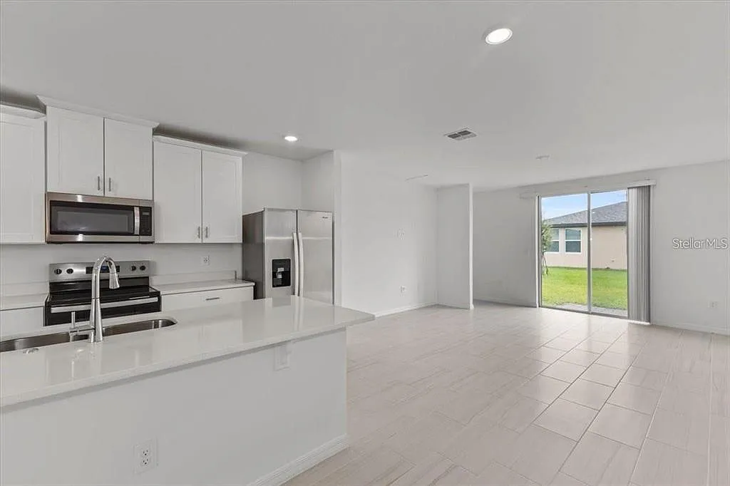 3 bed, 2.0 bath, 1484 sqft, $1,800 — Photo 2