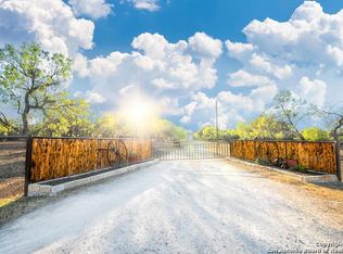 317 County Road 4314, Hondo, TX 78861