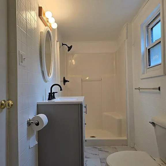 21411 Collingham Ave — Photo 18