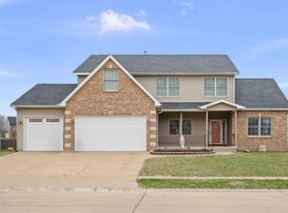 1338 W 61st St, Davenport, IA