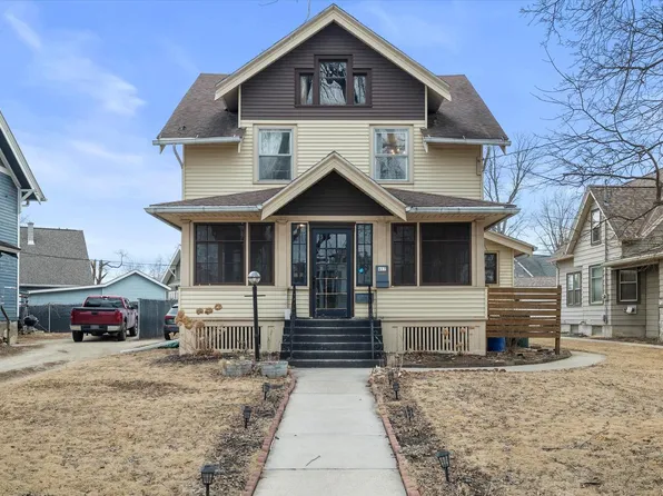 417 Grand AVENUE, Hartford, WI 53027