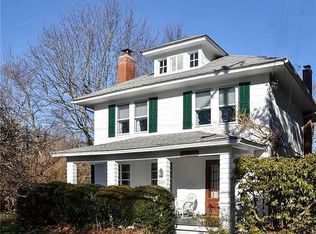 10305 Main Rd, East Marion, NY 11939