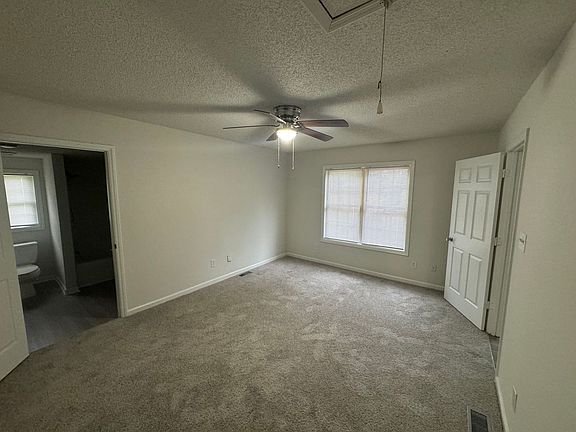 4th image of 126 Woodside Ave #B