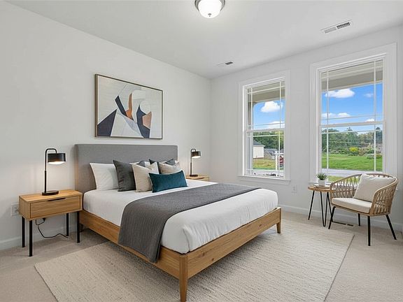 5th image of 1004 Lakeshore Dr