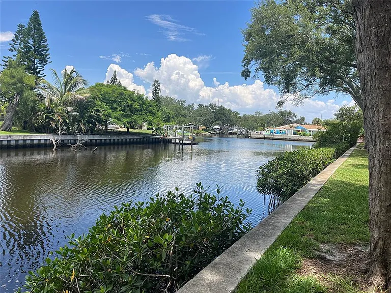 9105 Tudor Dr #F103 — Photo 15