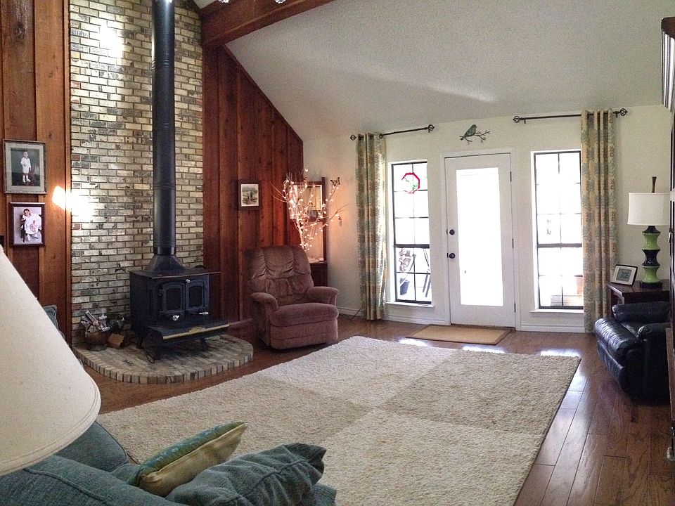 Living room, 16' ceiling