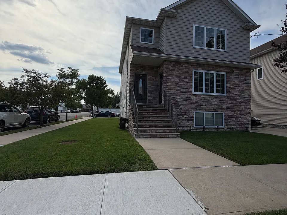 Speedwell Ave