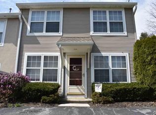 11 Courtyard Dr, Carlisle, PA 17013