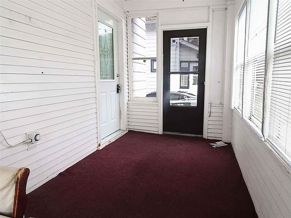 2nd image of 1327 Fairview Ave