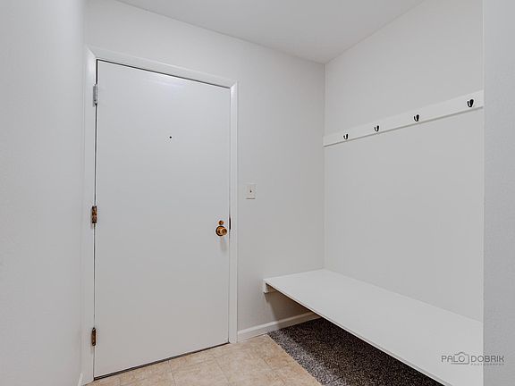 5th image of 2200 Bayside Dr Unit 4
