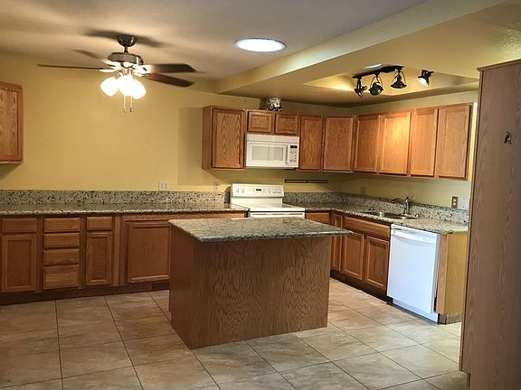 5th image of 6098 Thornwood Dr