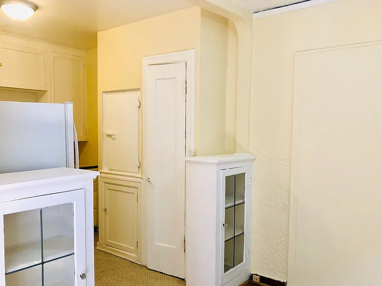 221 W Mercer St — Photo 20