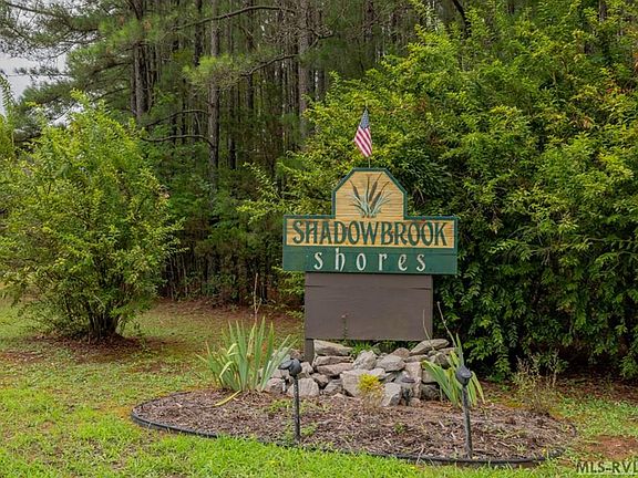 2nd image of 6 Shadowbrook Dr