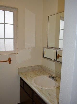 3rd image of 4047 Walnut Dr #2