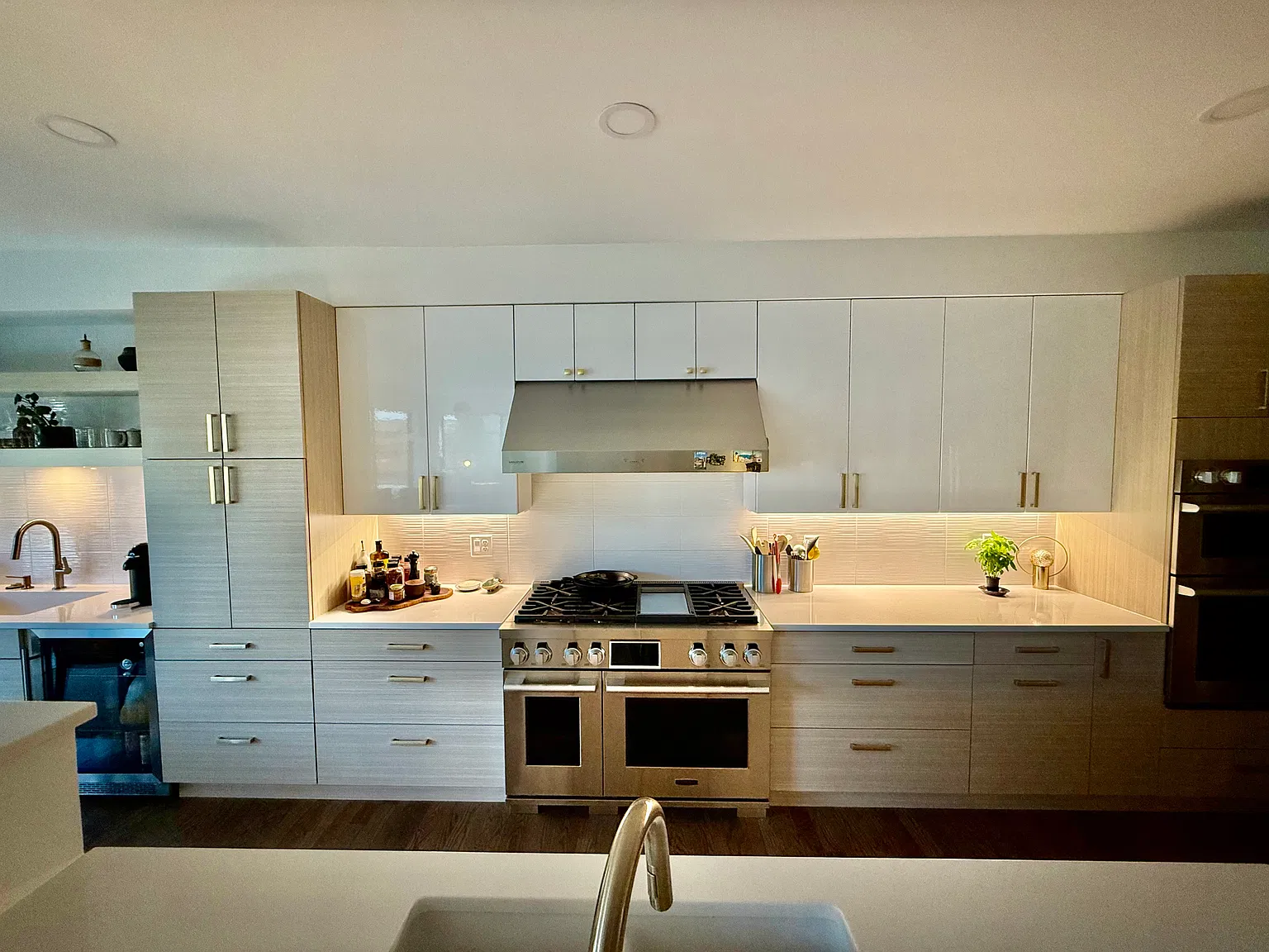 4 bed, 4896 sqft, $10,000 — Photo 3