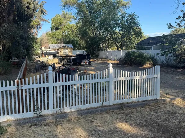Arizona St, Gooding, ID 83330