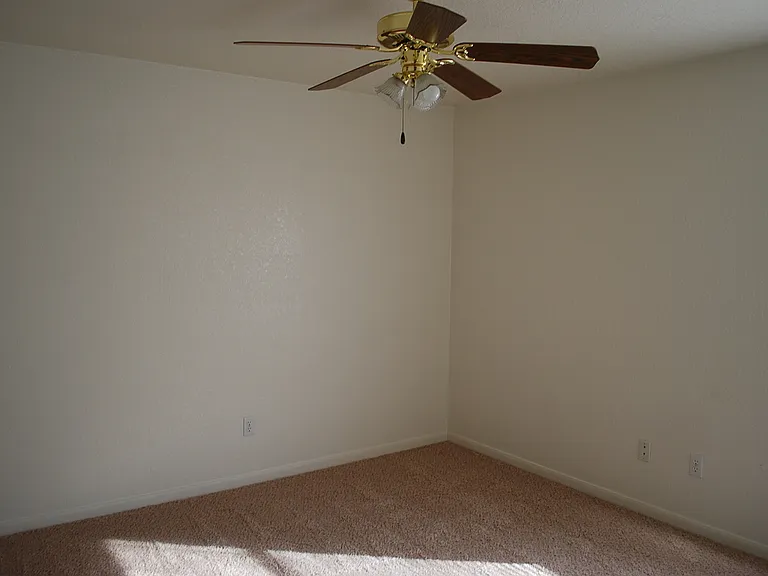 2204 Wildewood Dr — Photo 10