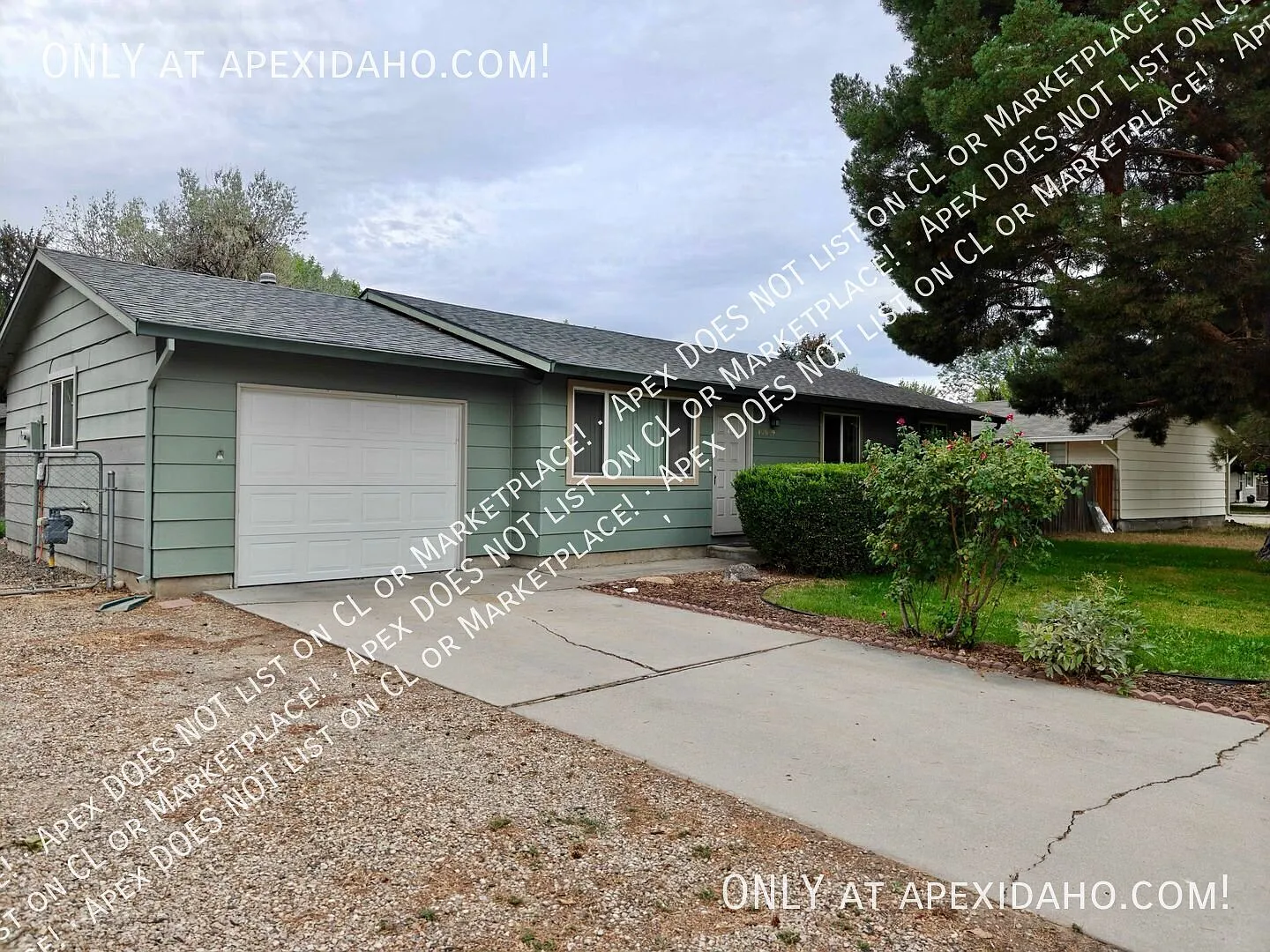 3-Bedroom Home with RV Parking & Fenced Yard on Quiet Boise Cul-de-Sac — Photo 2